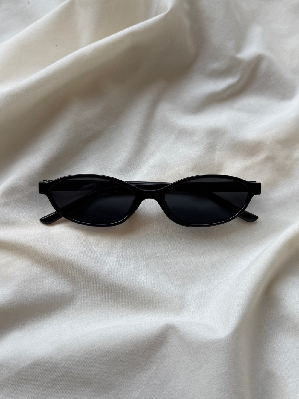 Women’s Black Slim Cat-Eye Sunglasses